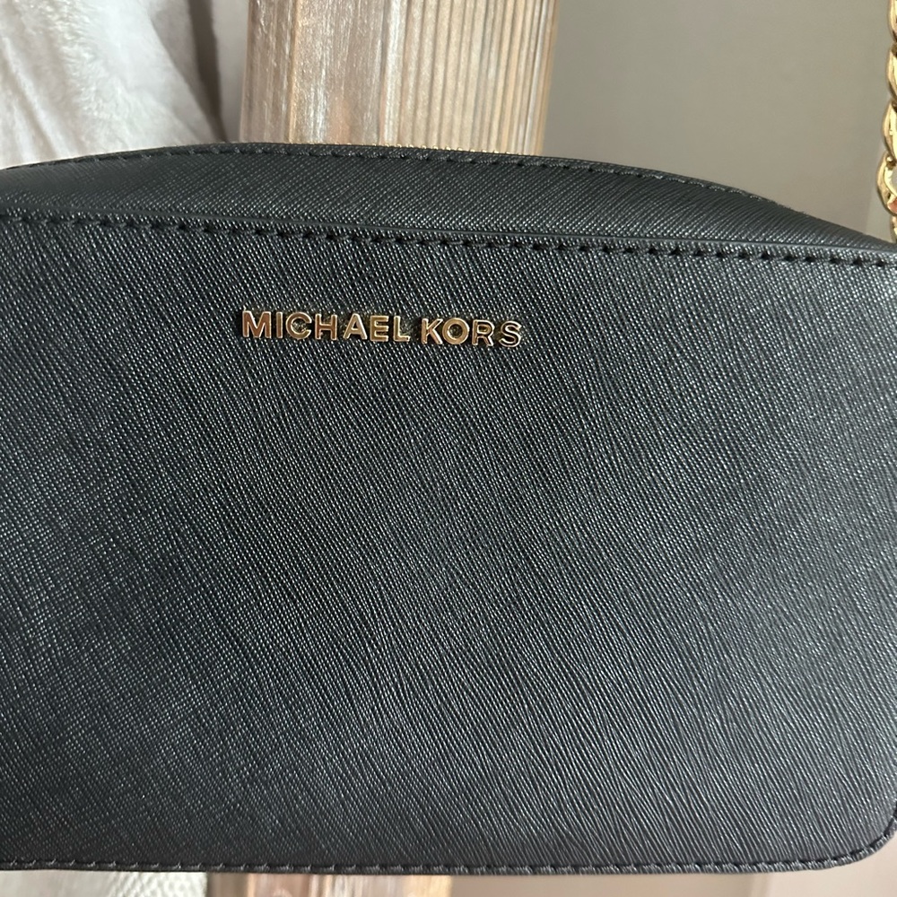 Michael Kors Crossbody - Picture 2 of 9